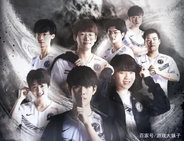 安东尼背后铲人被直红罚下，将缺战皇马！.