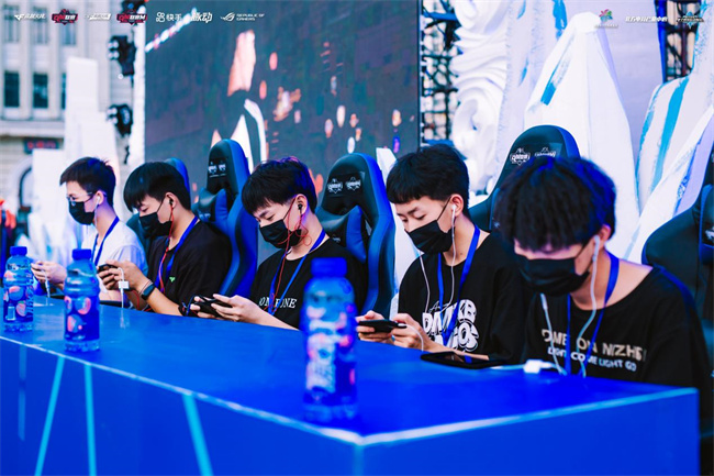 U22国足本期名单与熊猫杯名单对比：刘诚宇、汪士钦落选（U22国足新一期名单对比熊猫杯阵容：刘诚宇、汪士钦未入选）