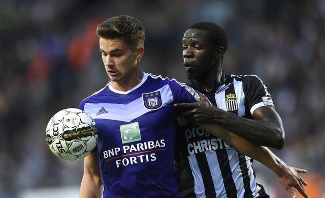 核心位英雄 核心位英雄